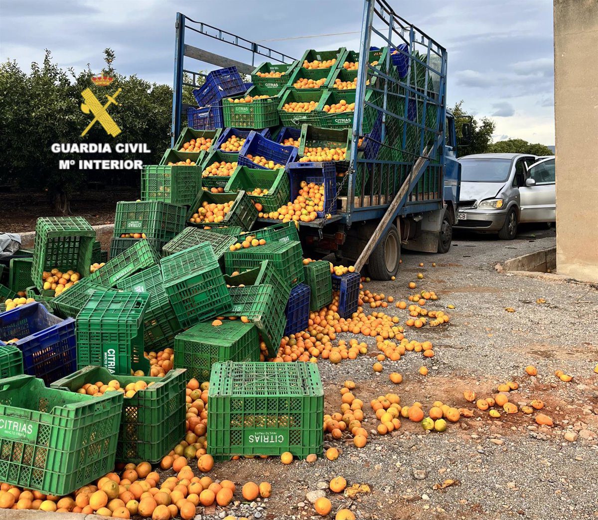 Detenido un fugitivo en Onda (Castellón) tras colisionar con un camión de cítricos y resultar heridos dos trabajadores