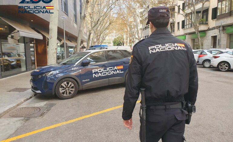 Detenido el controlador de accesos de un restaurante de la Playa de Palma por agredir a un cliente