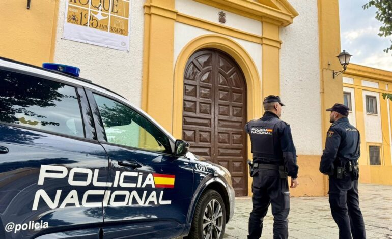 Detenido en Madrid el sospechoso de robar, destrozar y defecar en la iglesia de San Roque (Almería) hace un mes