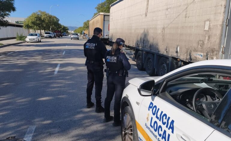 Interponen más de 400 denuncias por estacionar remolques o en plazas para movilidad reducida en Palma