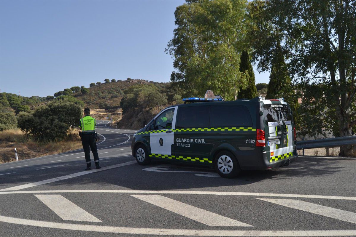 Un investigado tras volcar su camión en la N-420 cerca de Cardeña (Córdoba) y dar positivo en alcohol