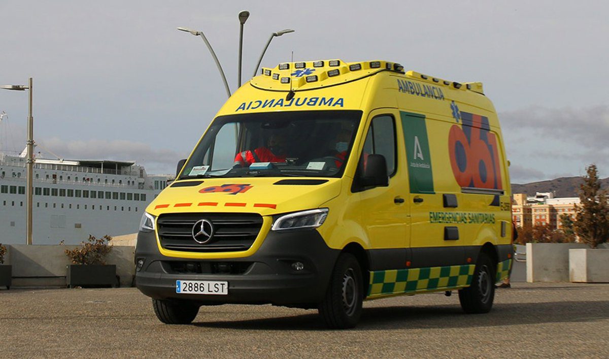 Una mujer sufre inhalación de humo y quemaduras en la cara tras el incendio de una vivienda en Huelva