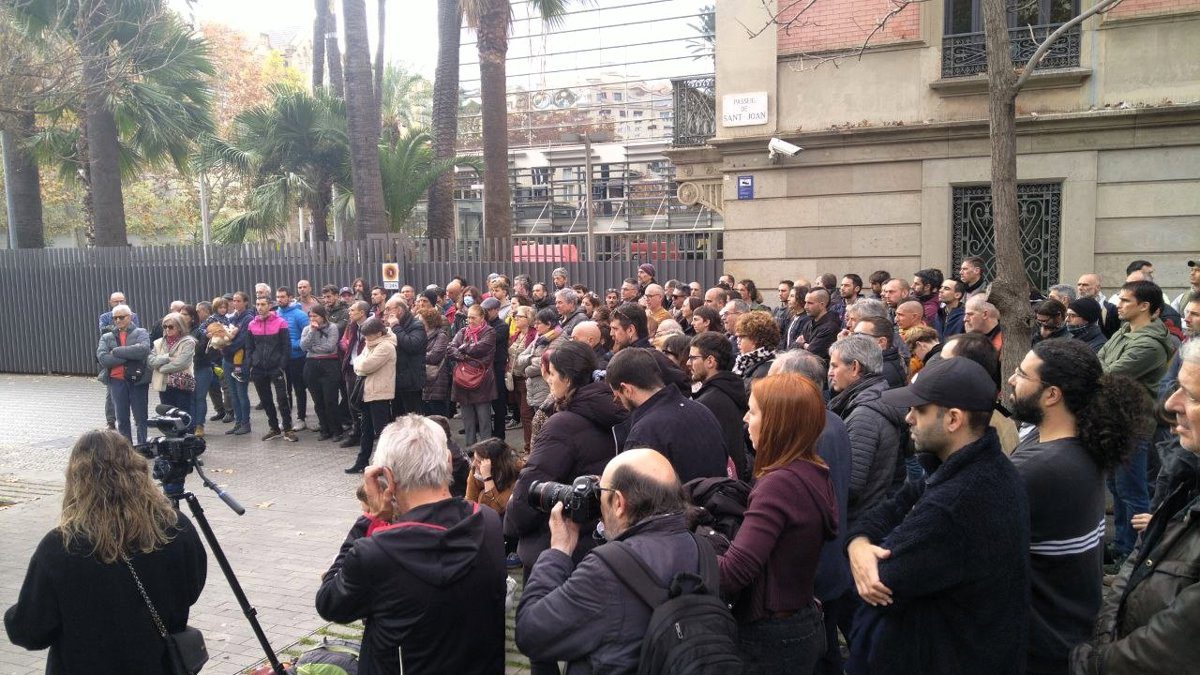 Una concentración en Barcelona recuerda a un bombero muerto en Vilanova (Barcelona) en 2021