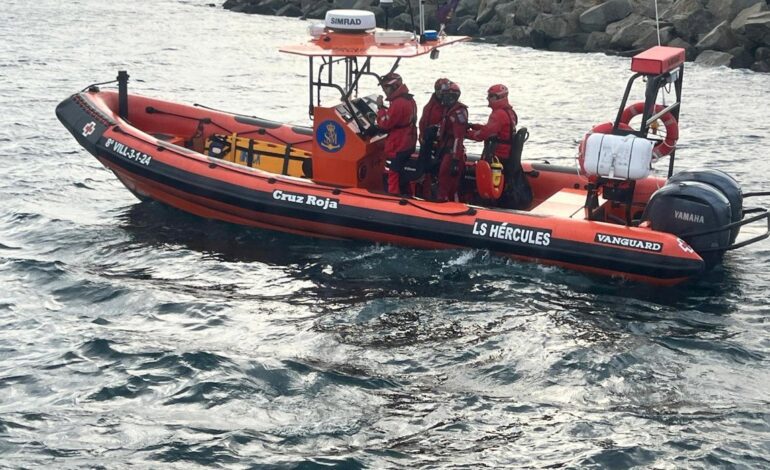 Rescatan a un joven, con síntomas de hipotermia, tras caer al mar en la zona de la Torre de Hércules (A Coruña)