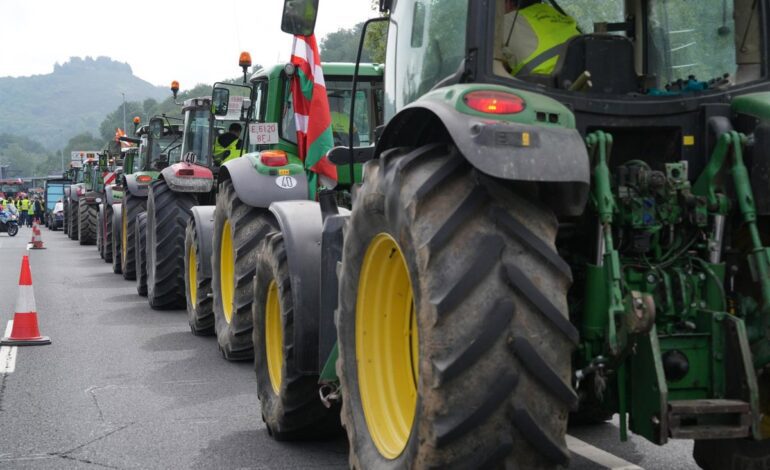 Gobierno vasco pide extremar la precaución por el posible cierre del peaje de Biriatou por las protestas de agricultores