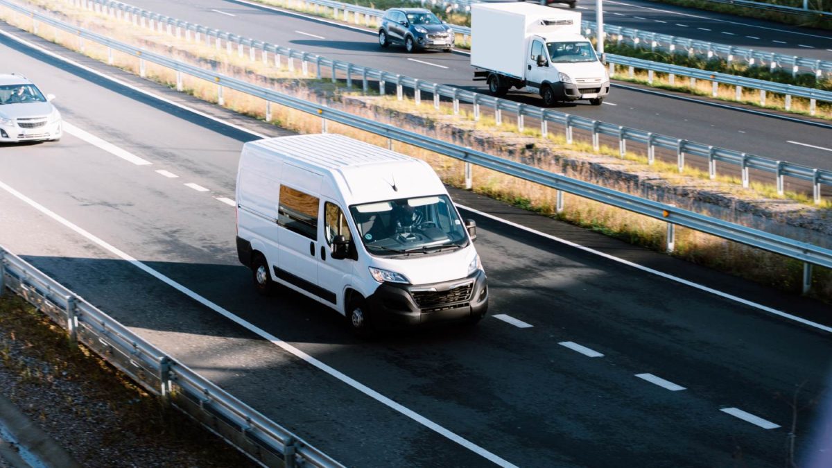 la DGT sanciona a 8.000 conductores de furgonetas en una semana