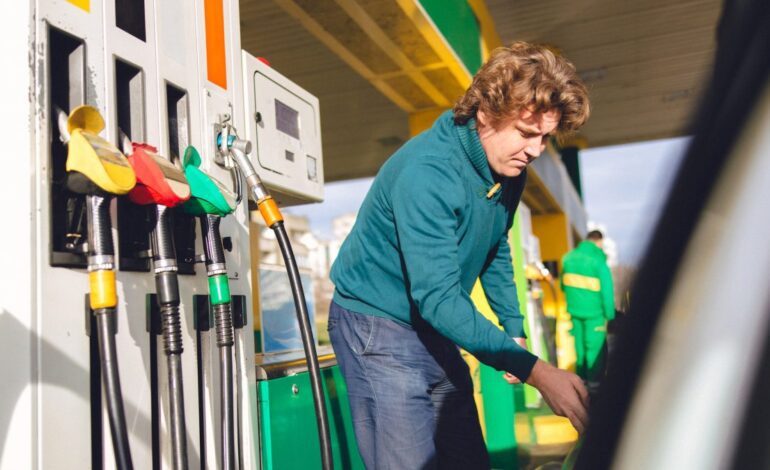 el ataque de las gasolineras baratas a las grandes cadenas