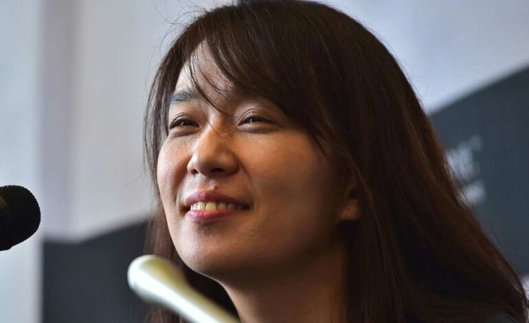 «De niña no teníamos muchos muebles, pero sí muchos libros. Nos mudamos varias veces y me sentía protegida por ellos. Me pasaba las tardes leyendo en casa hasta que conseguía hacer nuevo amigos”