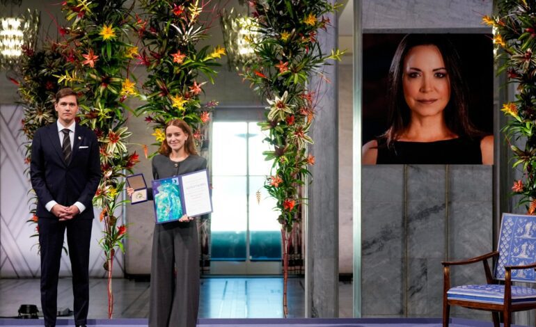 La hija de María Corina Machado recibe el Nobel de la Paz en nombre de la opositora: «Venezuela volverá a respirar»