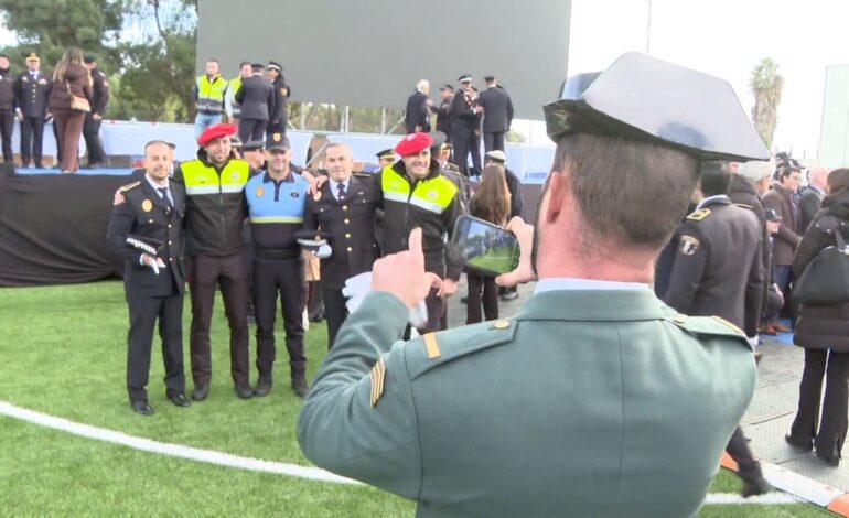 Paiporta acoge el homenaje a la ciudadanía que se volcó con la DANA