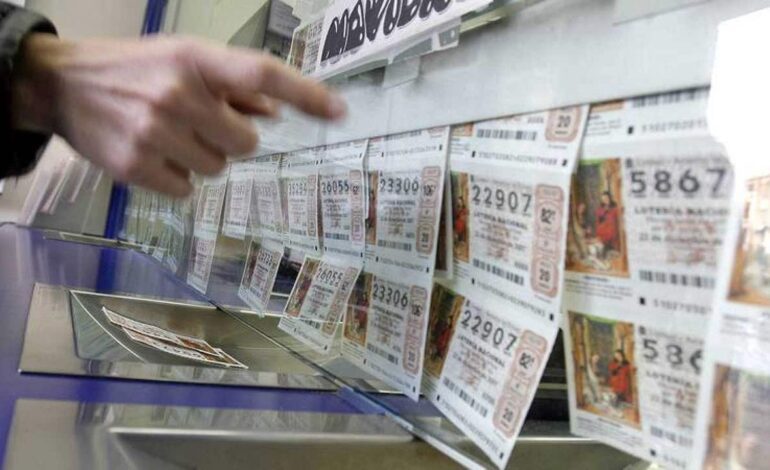 Esto es lo que gana cada lotero por décimo vendido