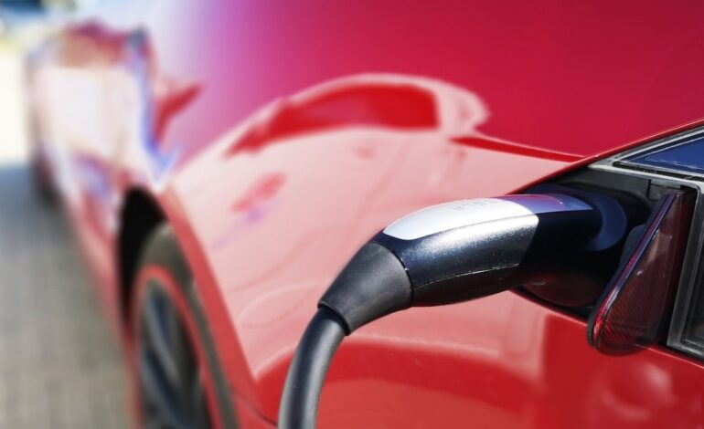 Pedro Sánchez anuncia 400 millones en ayudas directas para la compra de vehículos eléctricos