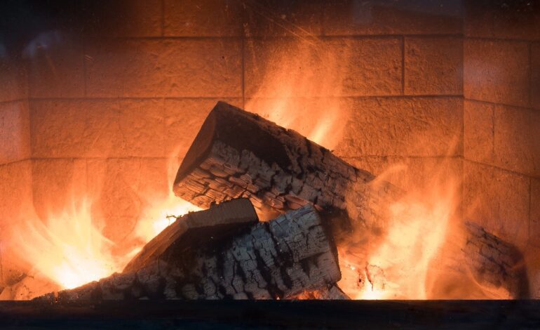 Muere un hombre tras quedar atrapado en la chimenea de una vivienda en Jaén