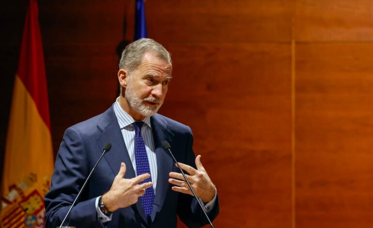 Felipe VI celebra el aniversario de la Constitución y recuerda sus dos primeros artículos