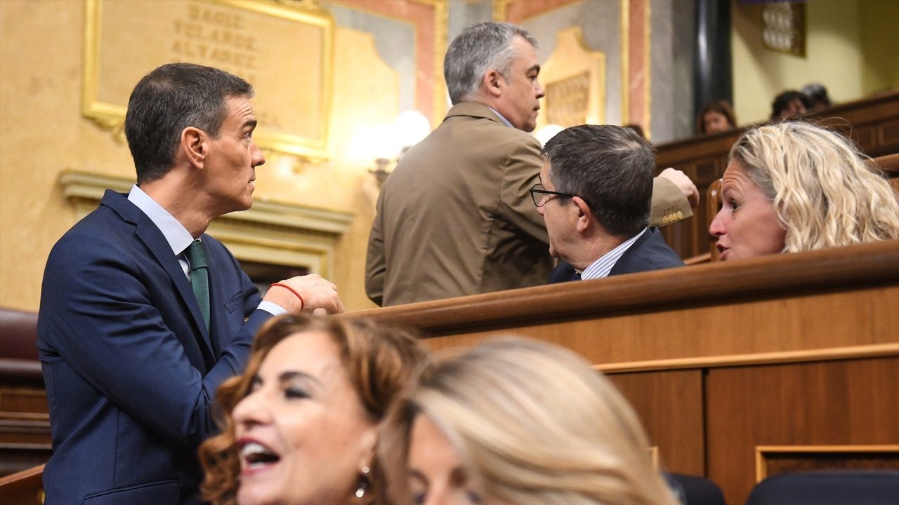 El balance del año de Sánchez y la comparecencia de Cerdán en el Senado marcan la agenda política de la semana