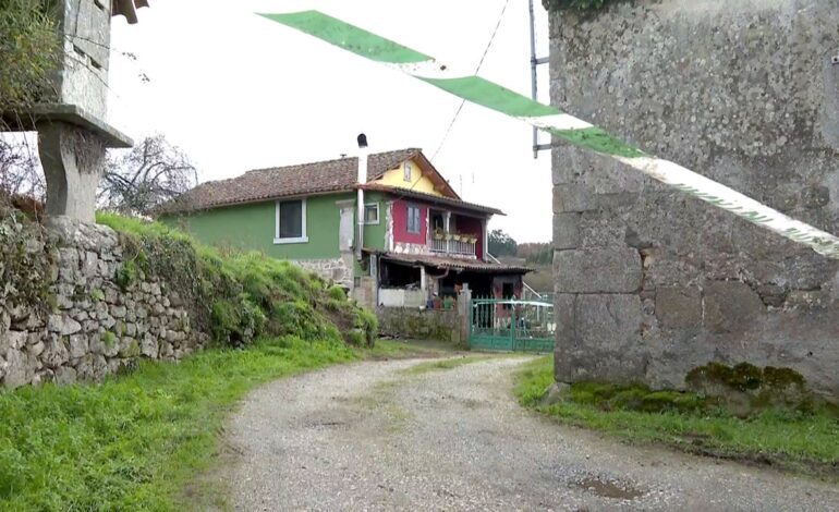 Un árbol de Navidad pudo causar el incendio mortal de Palas de Rei, Lugo