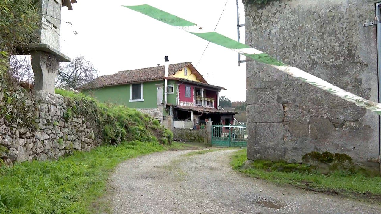 Un árbol de Navidad pudo causar el incendio mortal de Palas de Rei, Lugo