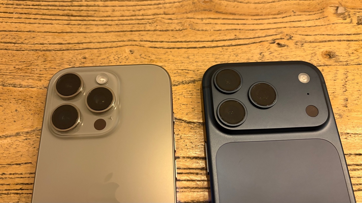 iPhone 16 Pro (izquierda) junto a iPhone 17 Pro (derecha).