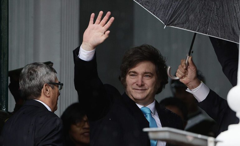 Argentina reduce la presión fiscal a niveles de 2007 y acelera la reducción de su deuda pública