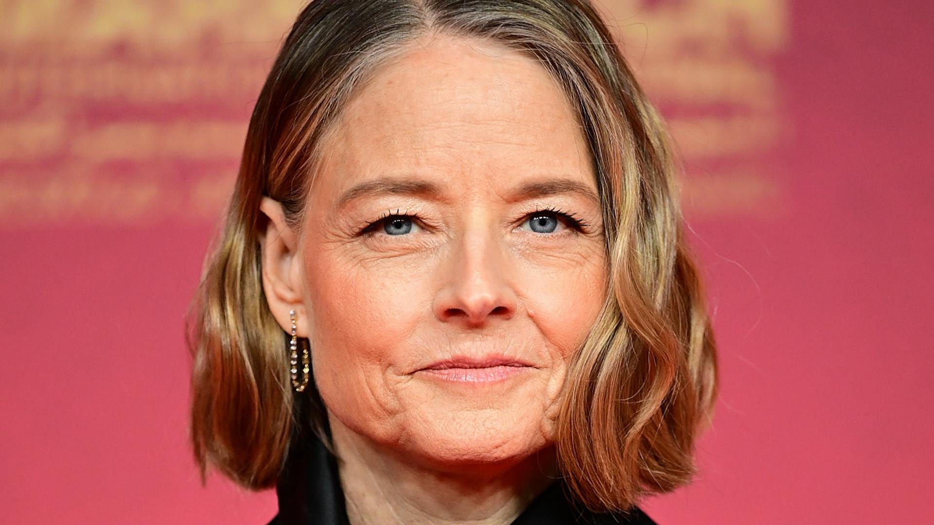 Mi madre estaba buscando un fijador de maquillaje y encontró este con aloe vera