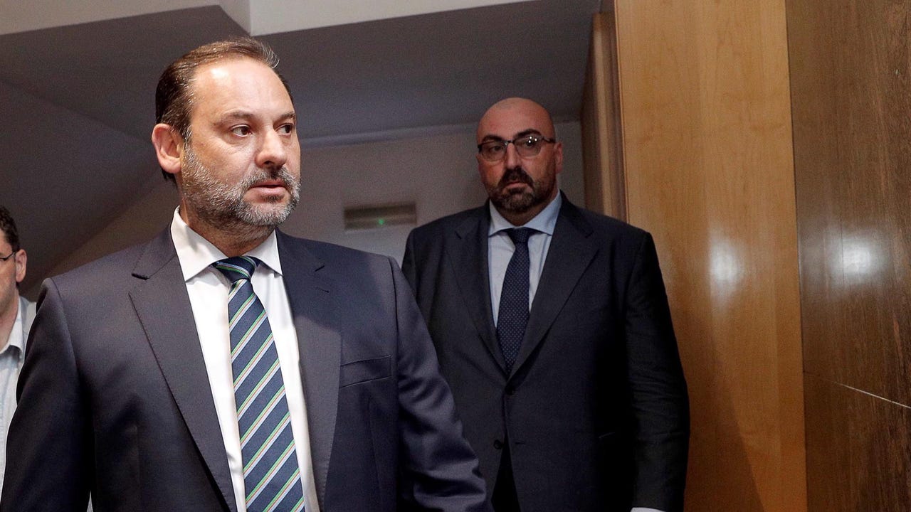 El Supremo mantiene en prisión a Ábalos y Koldo y les envía a juicio por la presunta trama de mascarillas