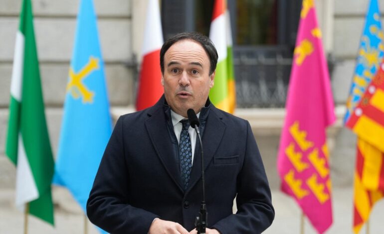 Pérez Llorca asegura que «está a punto de fijar una fecha» para mantener una reunión con Pedro Sánchez