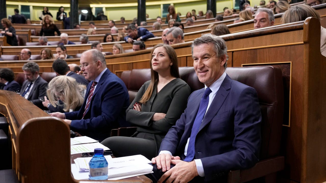 El PP acusa al Gobierno de «espantada» en la última sesión de control del año por la ausencia de varios ministros