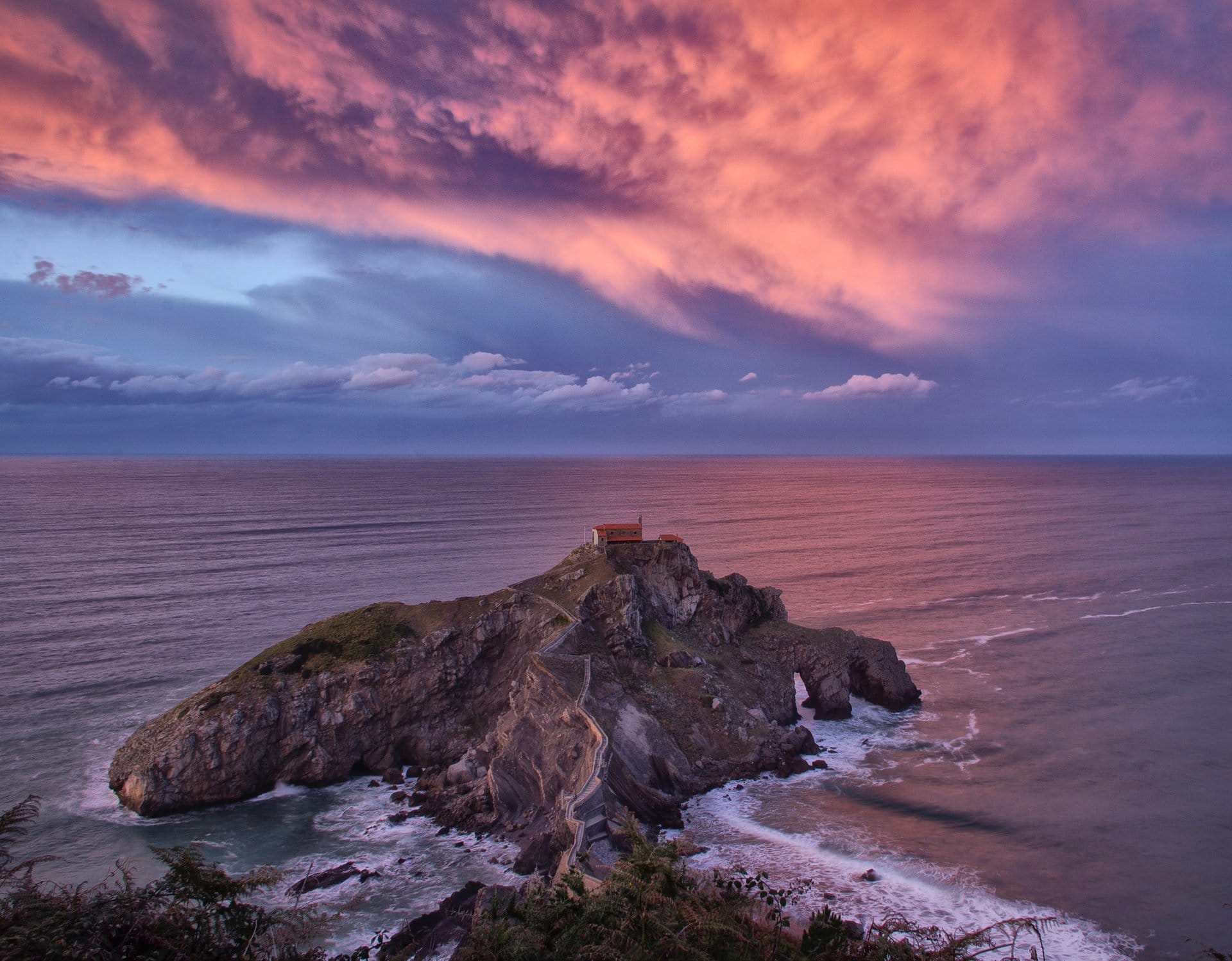 atardecer en Gaztelugatxe