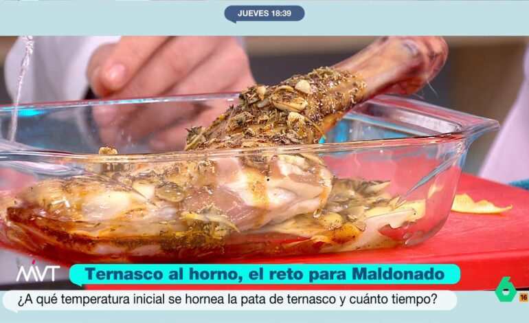 Carlos Maldonado se reta con Andrea Ropero preparando la mejor receta de ternasco al horno