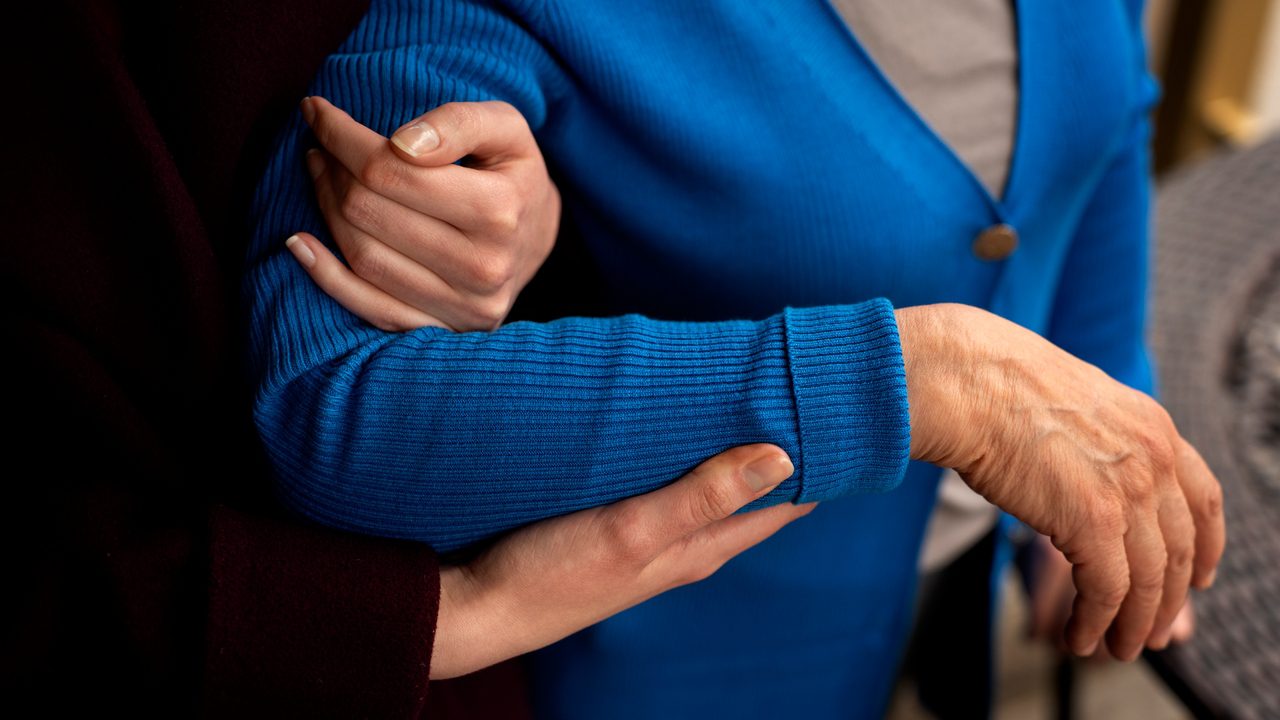 cinco claves para las personas cuidadoras de familiares mayores