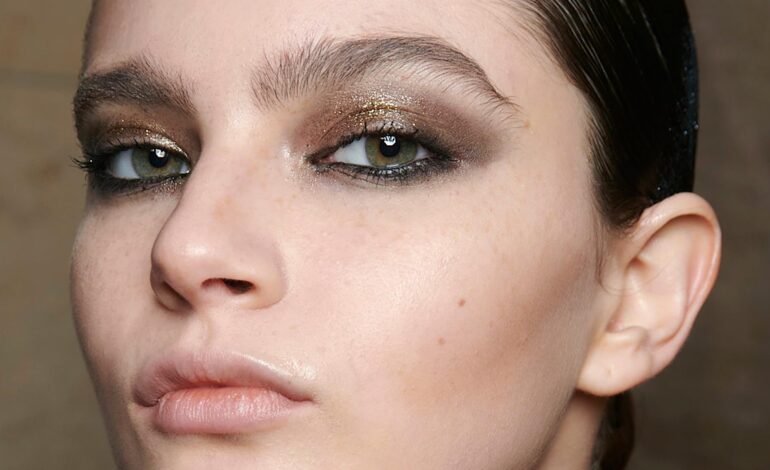 Cómo llevar maquillaje en tonos fríos: trucos y productos