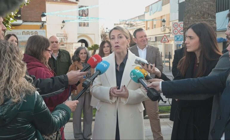 Los choques en clave nacional entre PP y Vox monopolizan la campaña en Extremadura