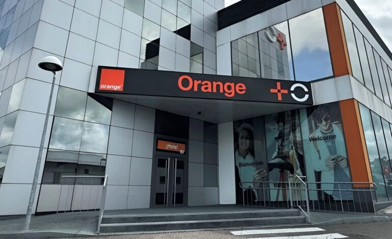 Orange confirma el acuerdo para comprar el 50 % restante de MasOrange para tomar todo el control