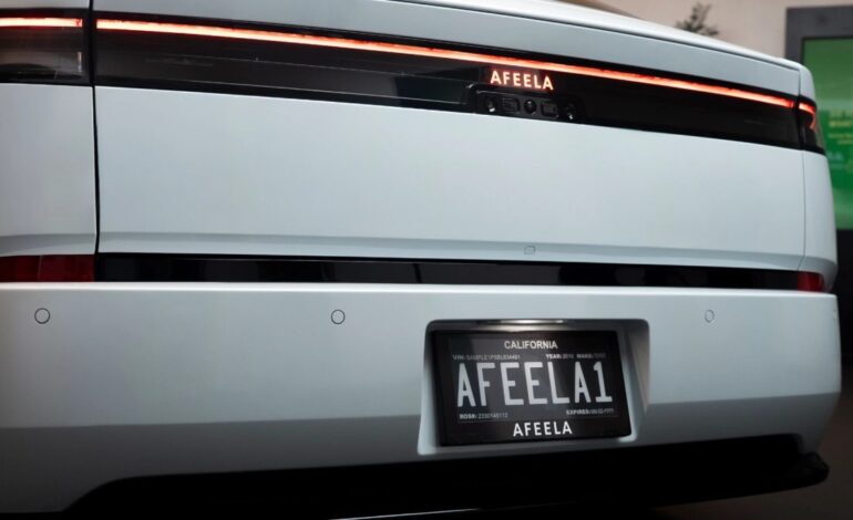 El primer coche con matrícula digital y personalizable es de los creadores de la PlayStation