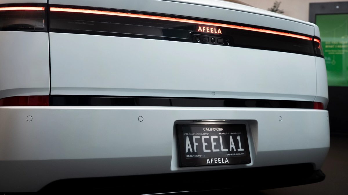 El primer coche con matrícula digital y personalizable es de los creadores de la PlayStation