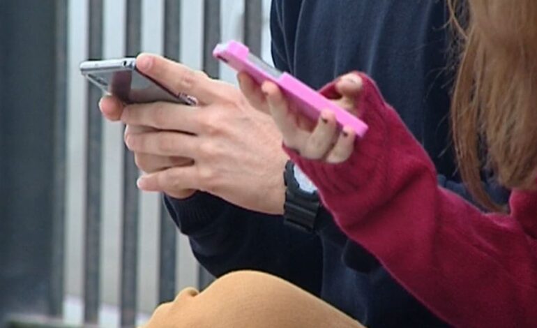 El suicidio, primera causa de muerte entre los adolescentes, sobre todo las mujeres