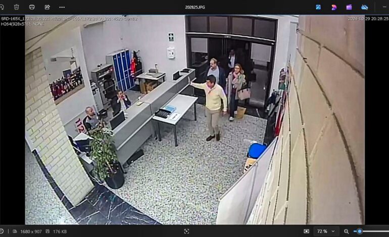 Un jefe de Emergencias conservó las imágenes de las cámaras de seguridad del CECOPI que muestran la llegada de Mazón el día de la DANA