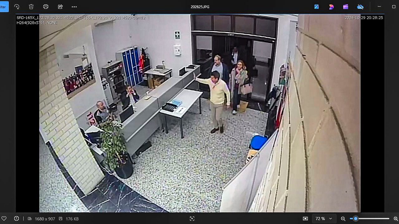 Un jefe de Emergencias conservó las imágenes de las cámaras de seguridad del CECOPI que muestran la llegada de Mazón el día de la DANA