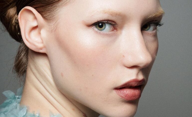 Seis moños para llevar en Navidad, elegantes y sencillos