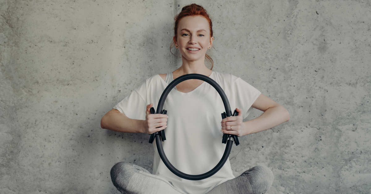 10 ejercicios con aro de pilates para tonificar todo el cuerpo en casa y ganar músculo