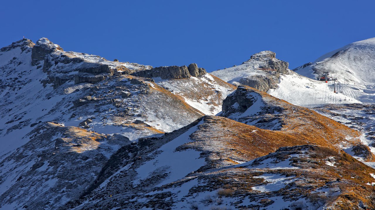 Una mujer muere congelada tras ser abandonada por su novio en medio de una montaña
