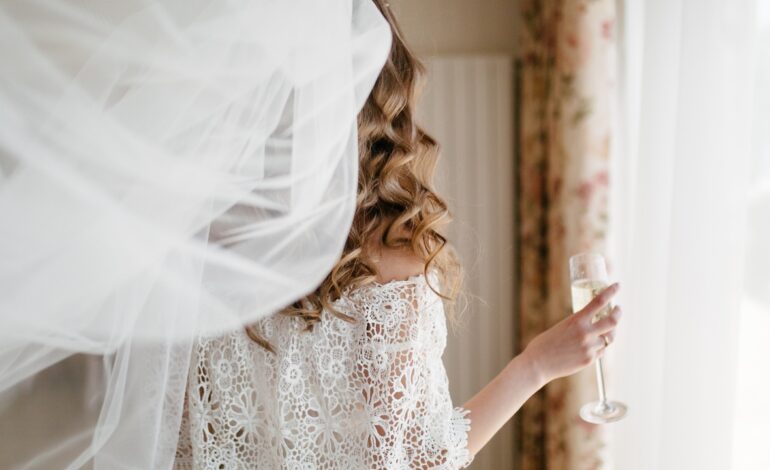 Una novia acaba en silla de ruedas tras caer desde la ventana del hotel en su noche de bodas