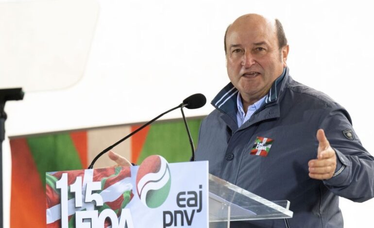 Andoni Ortuzar, expresidente del PNV, engorda los fichajes políticos de Telefónica