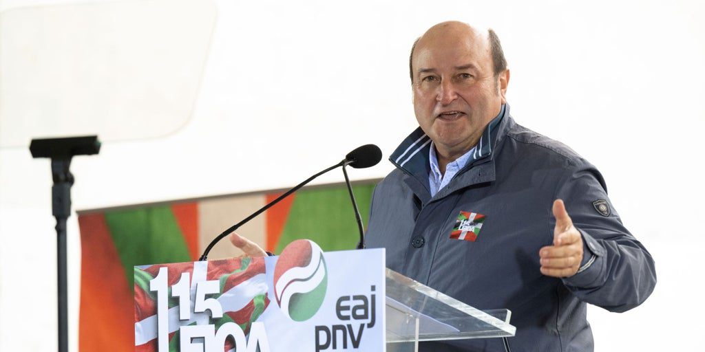 Andoni Ortuzar, expresidente del PNV, engorda los fichajes políticos de Telefónica