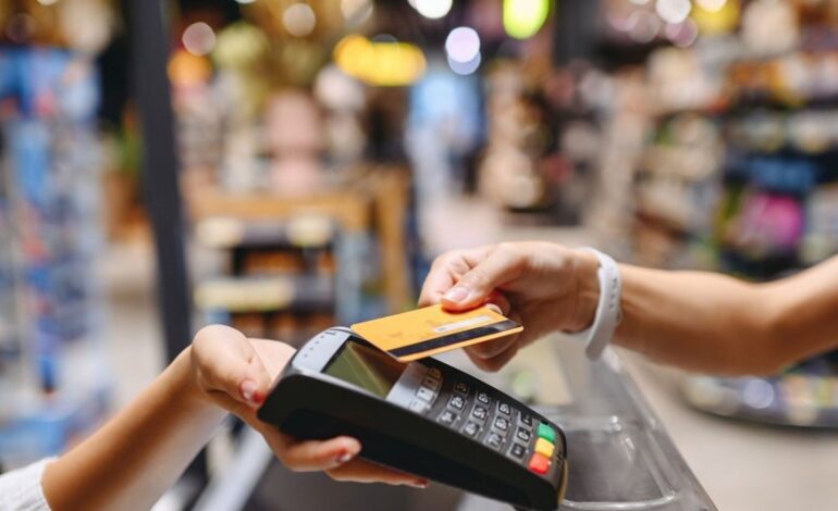 Economía ultima límites a los intereses que se pueden cobrar en créditos al consumo y tarjetas