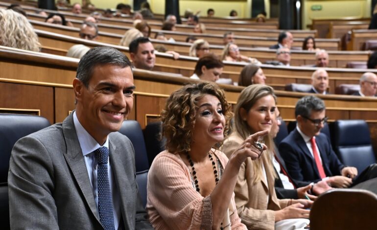 Pedro Sánchez y 13 ministros se esconden en plena catarsis del Gobierno