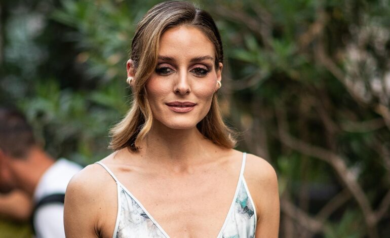 Ideas de peinados rápidos en Navidad para salir perfecta