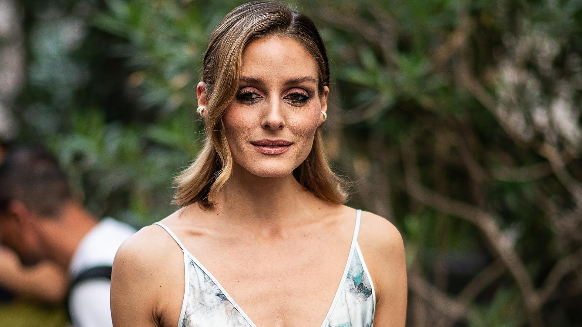 Ideas de peinados rápidos en Navidad para salir perfecta