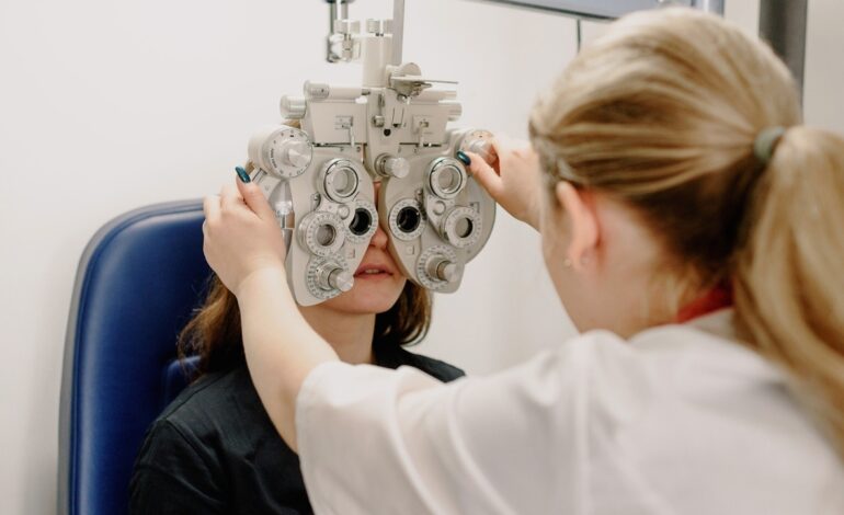 Así se «endurece» el examen de la revisión de la vista para sacarnos el carné de conducir