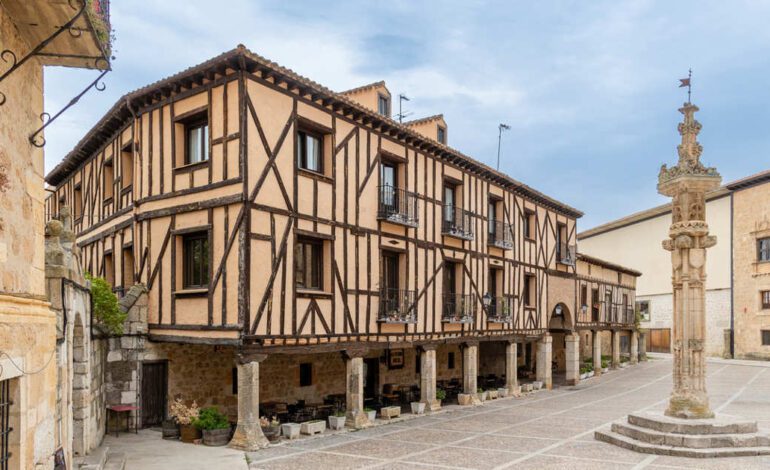 castillo, calles empedradas y casas de cuento que lo convierten en una escapada mágica